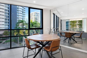 Artique 3 Bedroom Apartment Close To The Beach - CoastHM